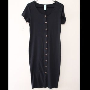 Mid-length short sleeve dress